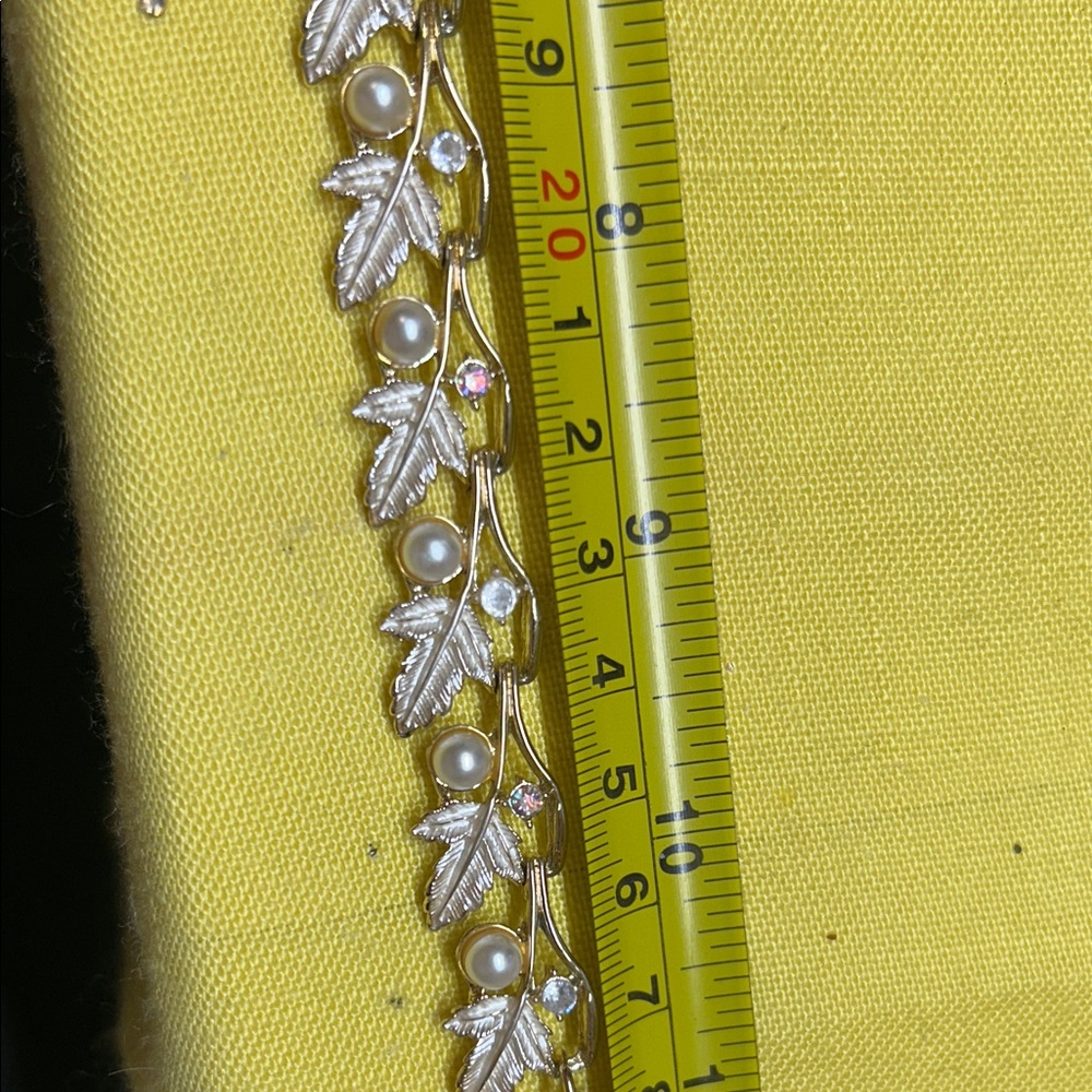 Judy Lee Gold and Cream Necklace Set - Picture 7 of 7